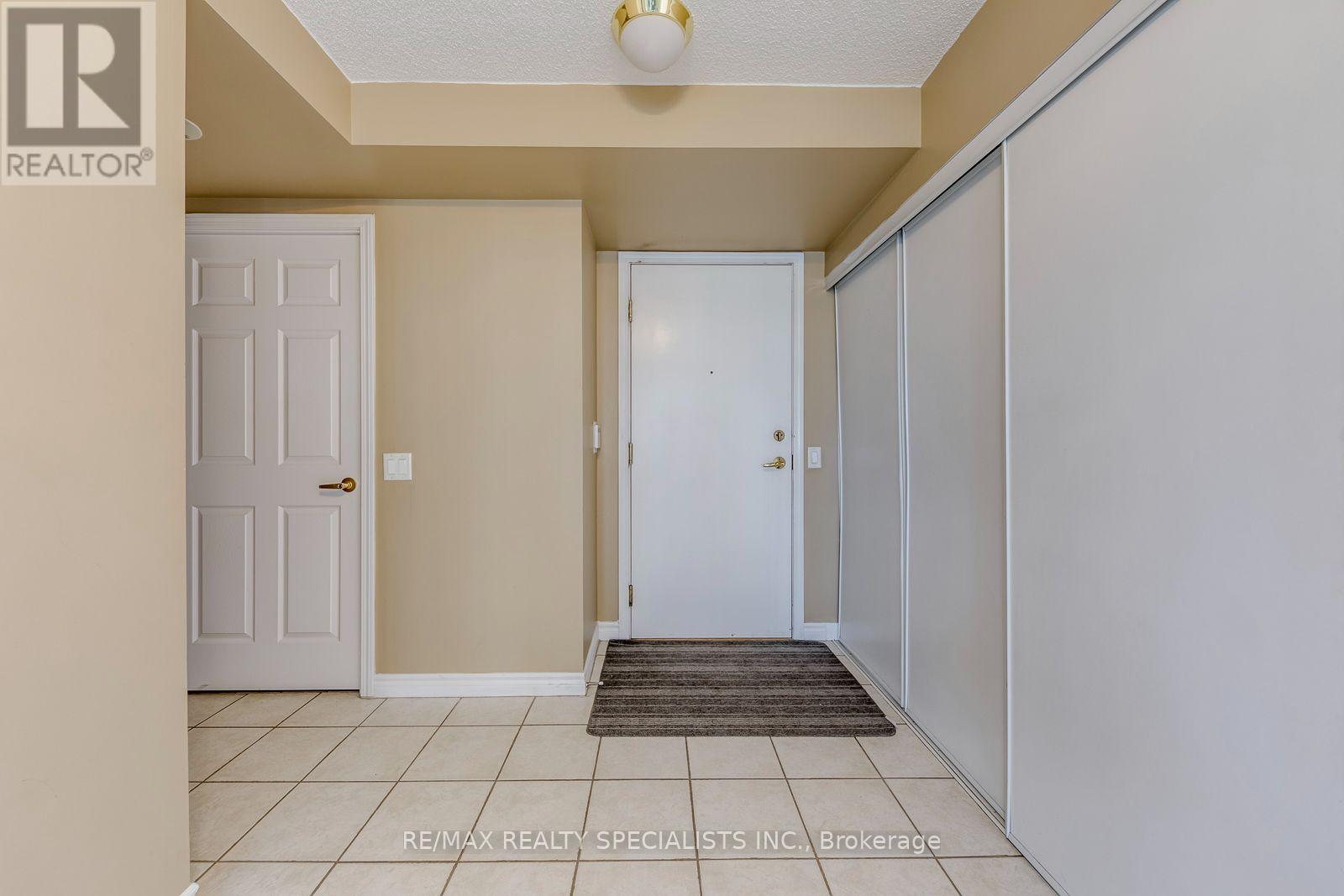 924 - 25 Kingsbridge Garden Circle W, Mississauga, Ontario  L5R 4B1 - Photo 12 - W13536674