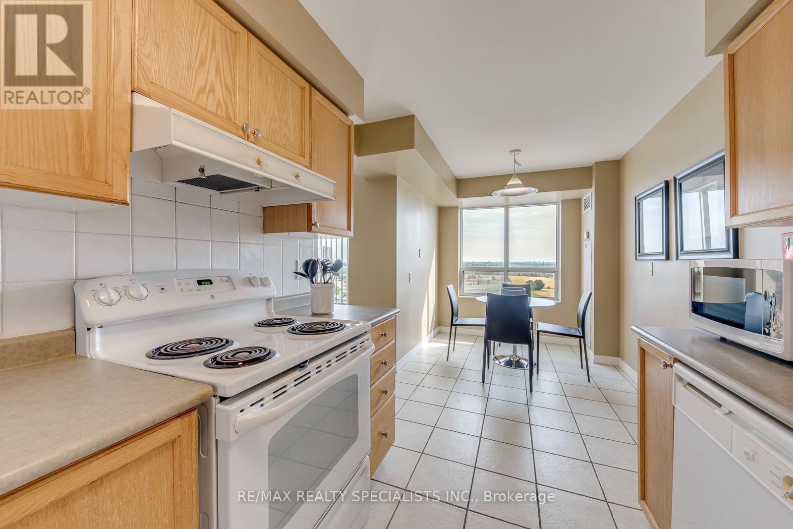 924 - 25 Kingsbridge Garden Circle W, Mississauga, Ontario  L5R 4B1 - Photo 15 - W13536674