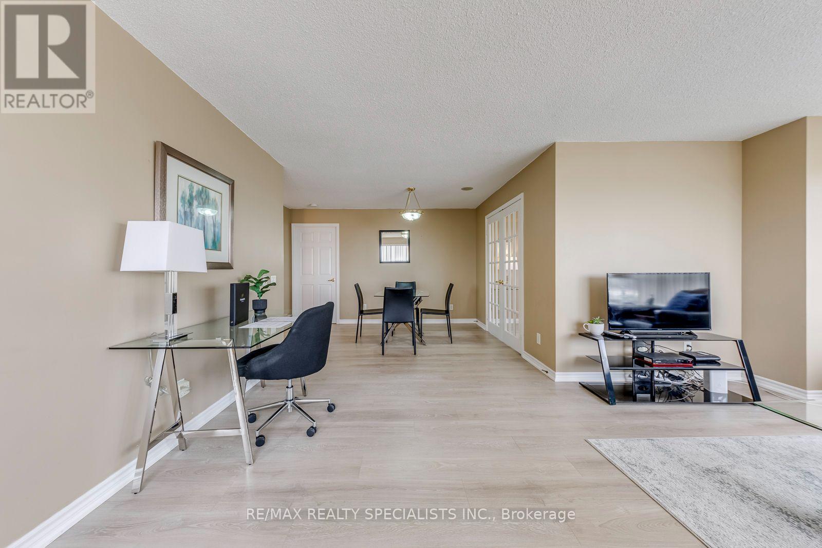 924 - 25 Kingsbridge Garden Circle W, Mississauga, Ontario  L5R 4B1 - Photo 23 - W13536674