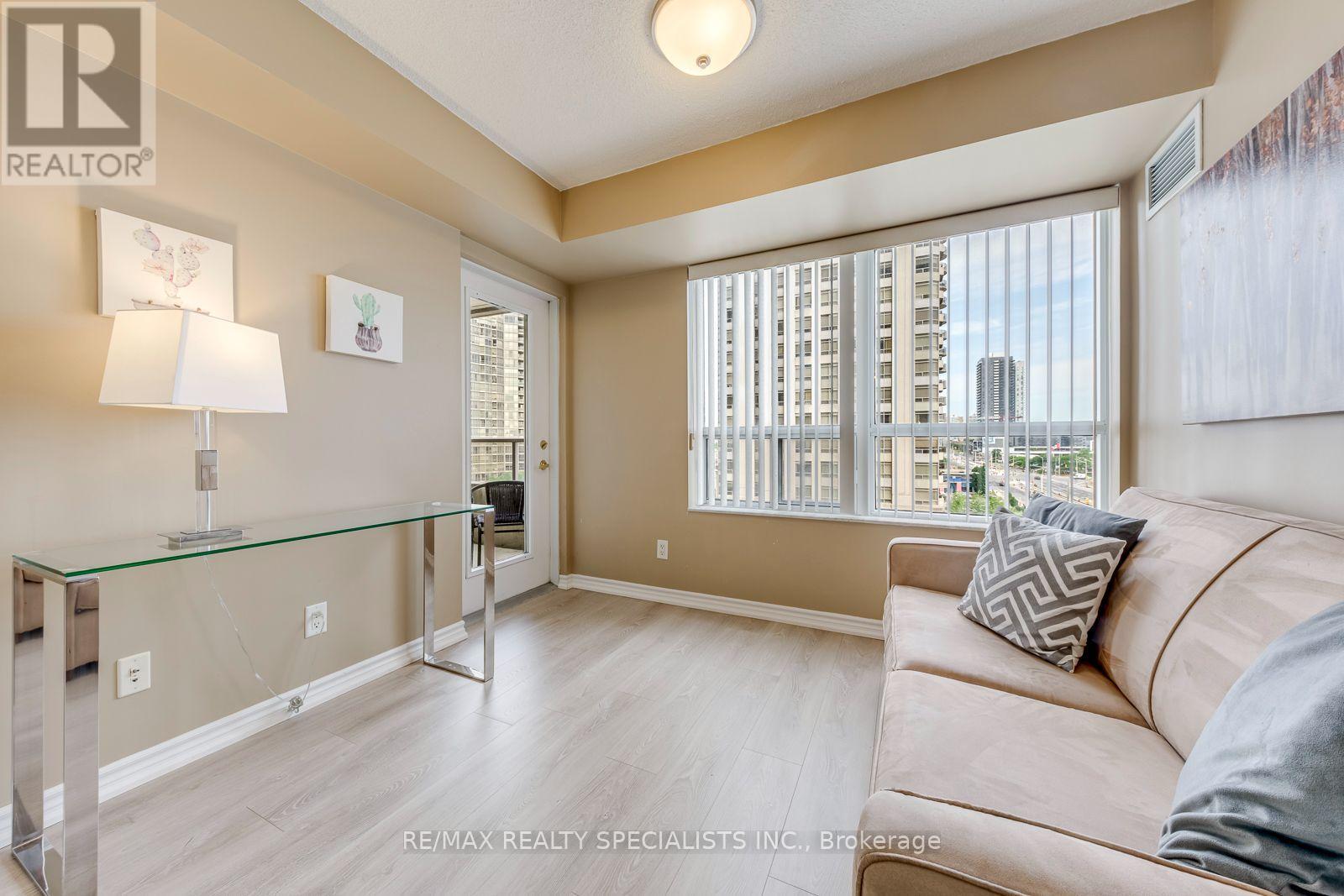 924 - 25 Kingsbridge Garden Circle W, Mississauga, Ontario  L5R 4B1 - Photo 34 - W13536674