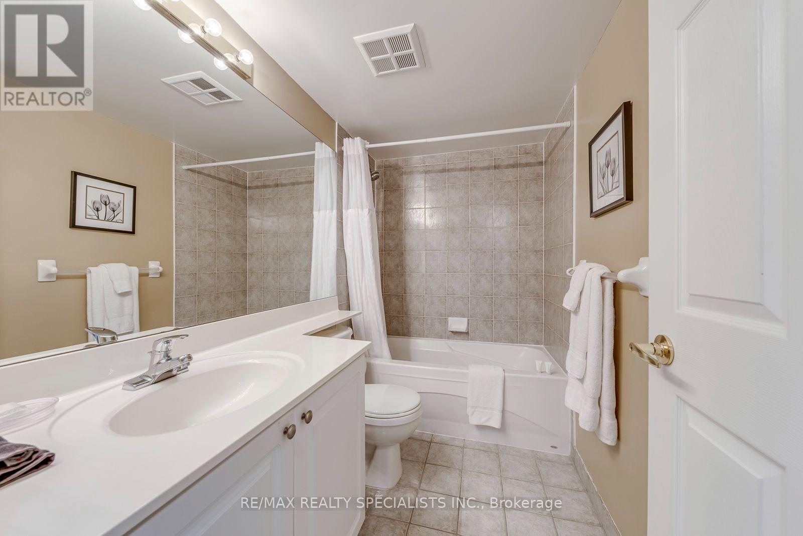 924 - 25 Kingsbridge Garden Circle W, Mississauga, Ontario  L5R 4B1 - Photo 39 - W13536674