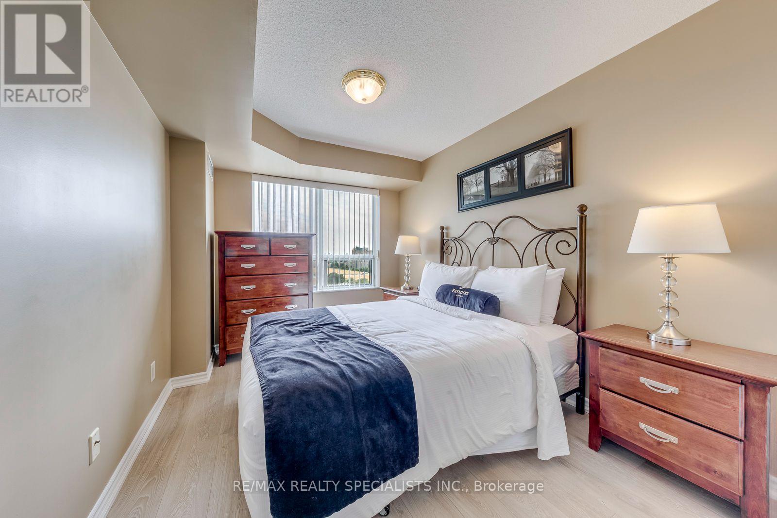 924 - 25 Kingsbridge Garden Circle W, Mississauga, Ontario  L5R 4B1 - Photo 41 - W13536674