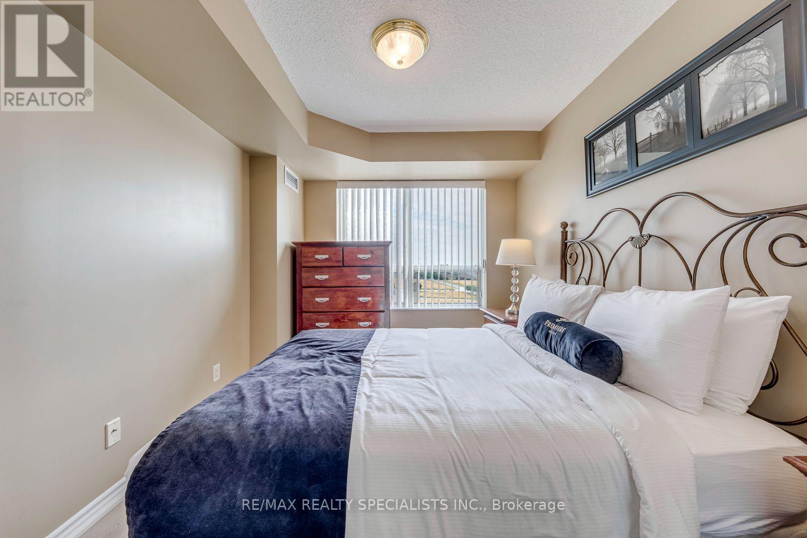 924 - 25 Kingsbridge Garden Circle W, Mississauga, Ontario  L5R 4B1 - Photo 42 - W13536674