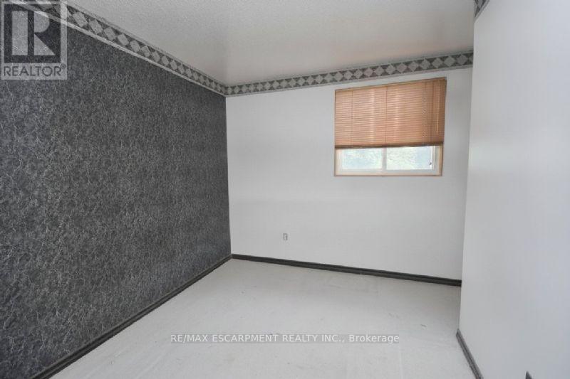 6 Viscount Road, Brantford, Ontario  N3P 1J2 - Photo 7 - X13535502