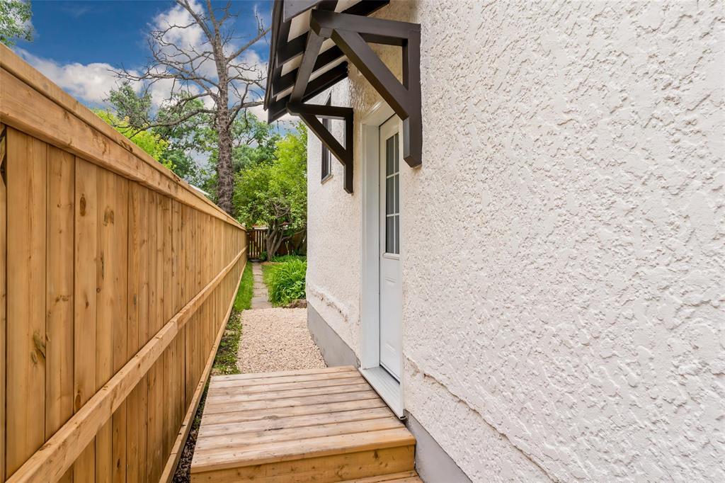 658 Riverwood Avenue, Winnipeg, Manitoba  R3T 1K4 - Photo 39 - 202615989