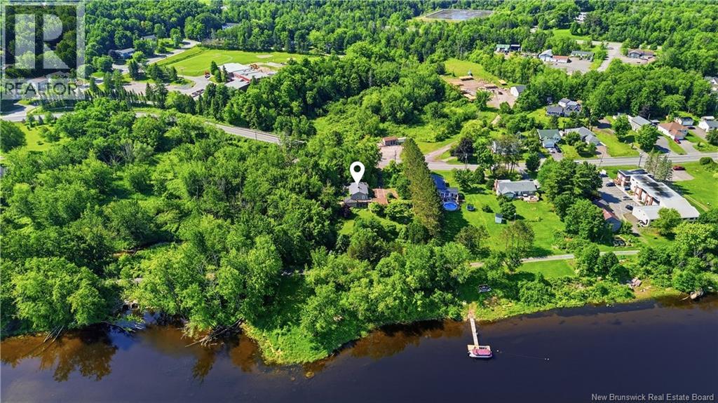 1421 Woodstock Road, Fredericton, New Brunswick  E3C 1P2 - Photo 3 - NB142930