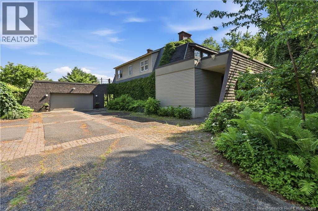 1421 Woodstock Road, Fredericton, New Brunswick  E3C 1P2 - Photo 4 - NB142930
