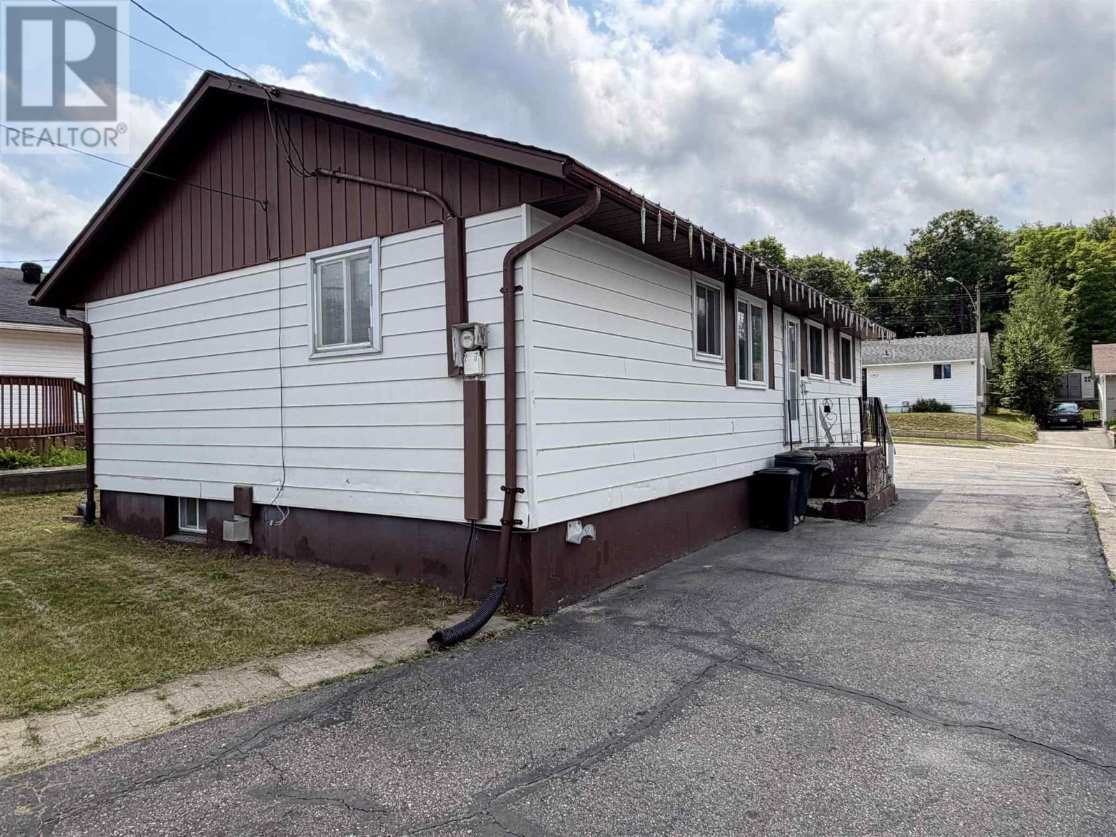 240 Mississauga Ave, Elliot Lake, Ontario  P5A 1E7 - Photo 34 - SM261736