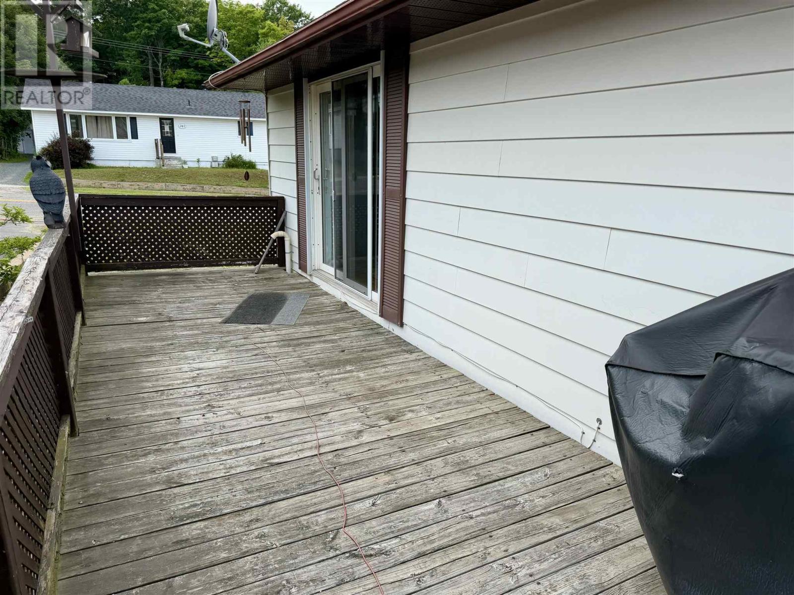 240 Mississauga Ave, Elliot Lake, Ontario  P5A 1E7 - Photo 31 - SM261736