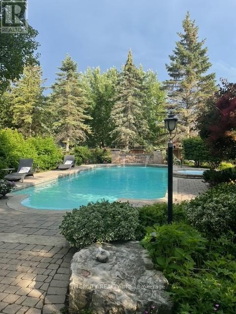 21 Capner Court, Vaughan, Ontario  L0J 1C0 - Photo 3 - N13129120