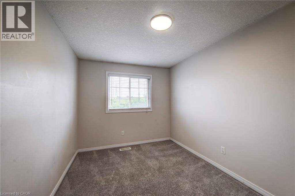 208 Featherstone Crescent, Kitchener, Ontario  N2R 1Z3 - Photo 26 - 40845942