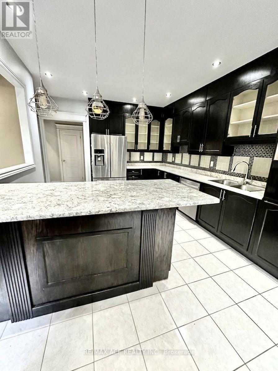 7 Meltwater Crescent, Brampton, Ontario  L6P 3W1 - Photo 8 - W13535172