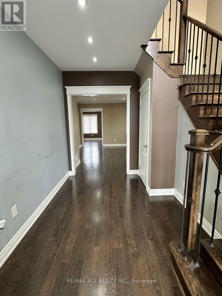 7 Meltwater Crescent, Brampton, Ontario  L6P 3W1 - Photo 4 - W13535172