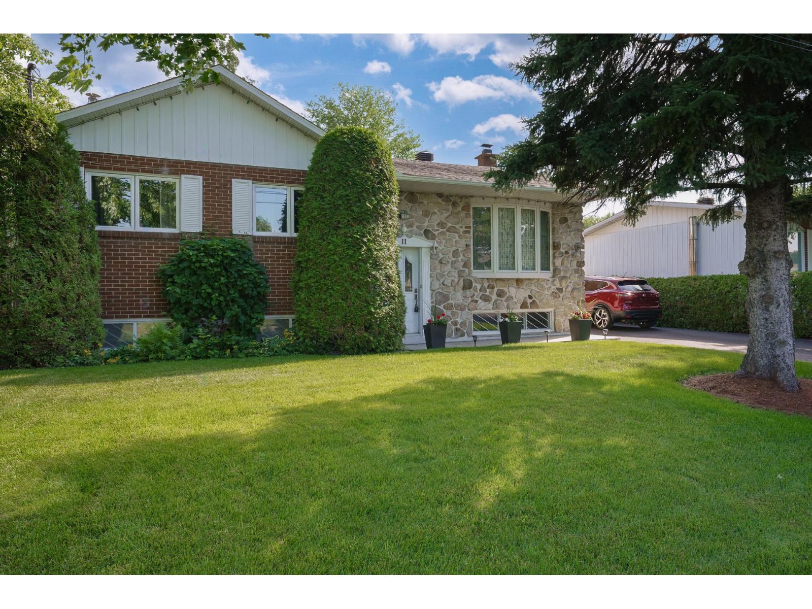 11 Rue d'Auteuil Delson Quebec Canada J5B1J5 2