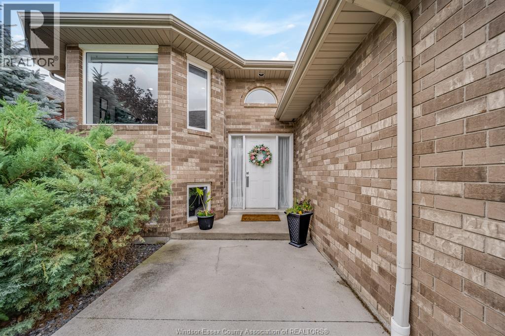1409 Katella Avenue, Windsor, Ontario N8P 1R4 - Photo 2 - 26016356