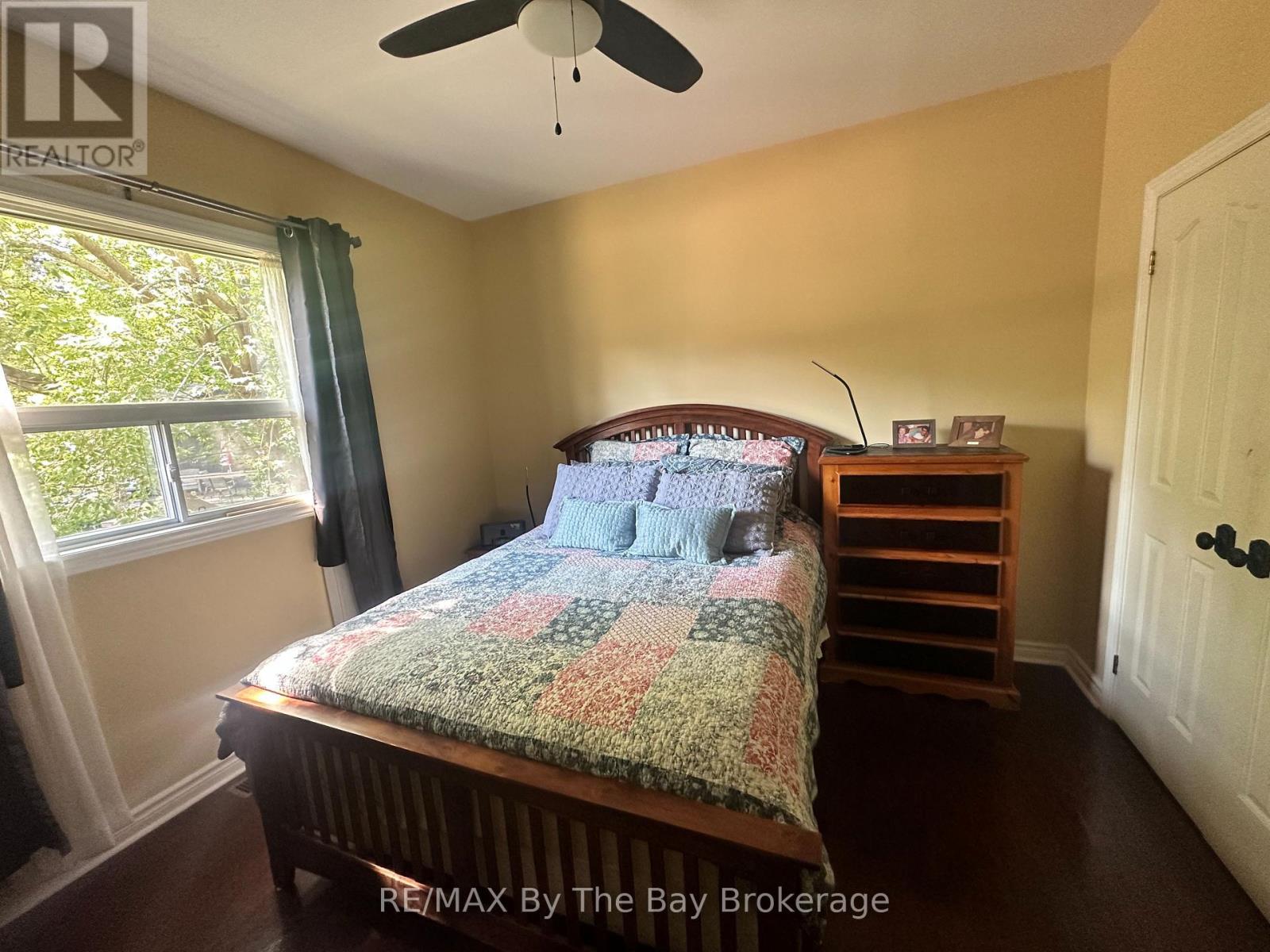 32 1st Lane, Wasaga Beach, Ontario  L9Z 2G3 - Photo 3 - S13536886