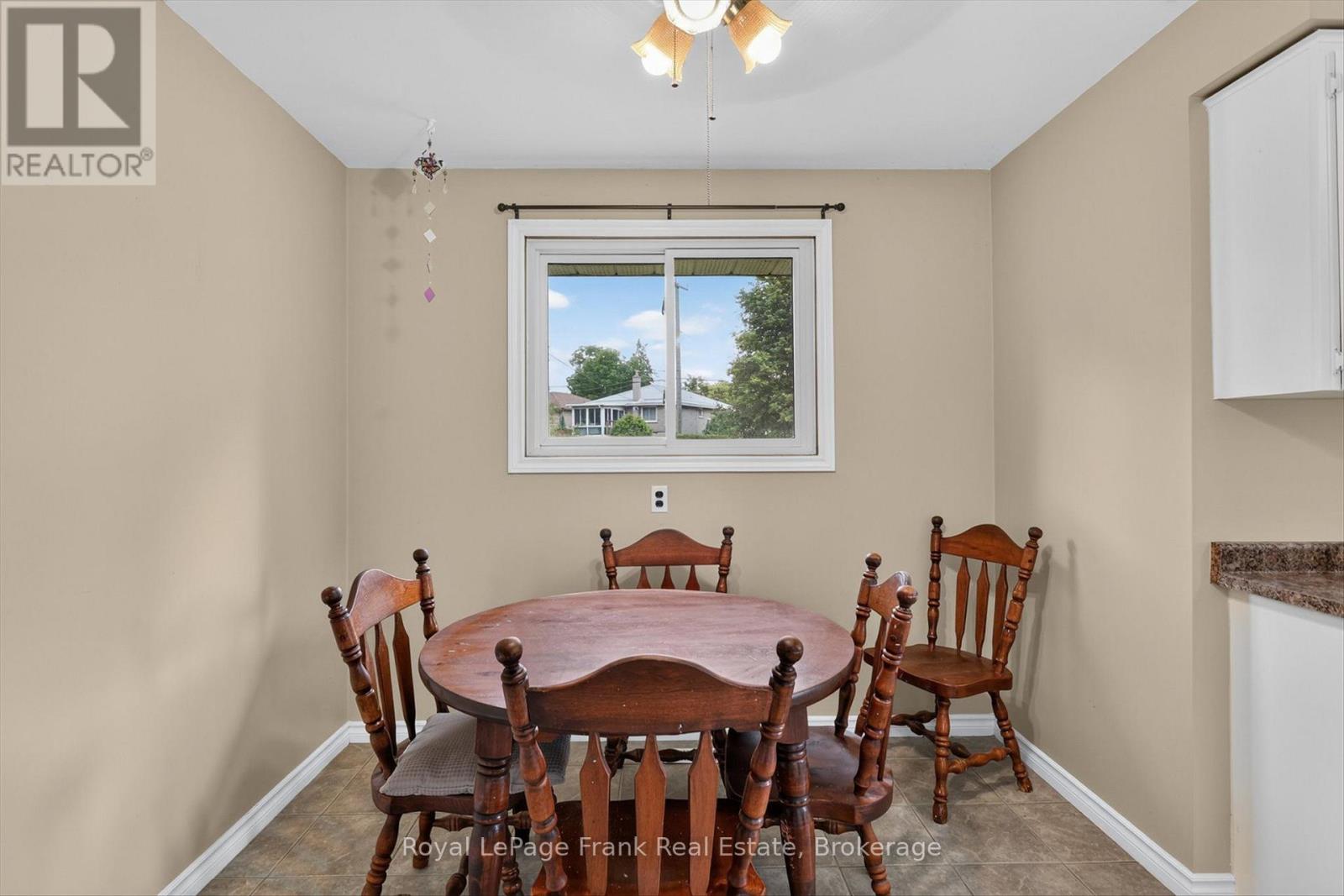 958 St Pauls Street, Peterborough, Ontario  K9H 6J6 - Photo 8 - X13536878