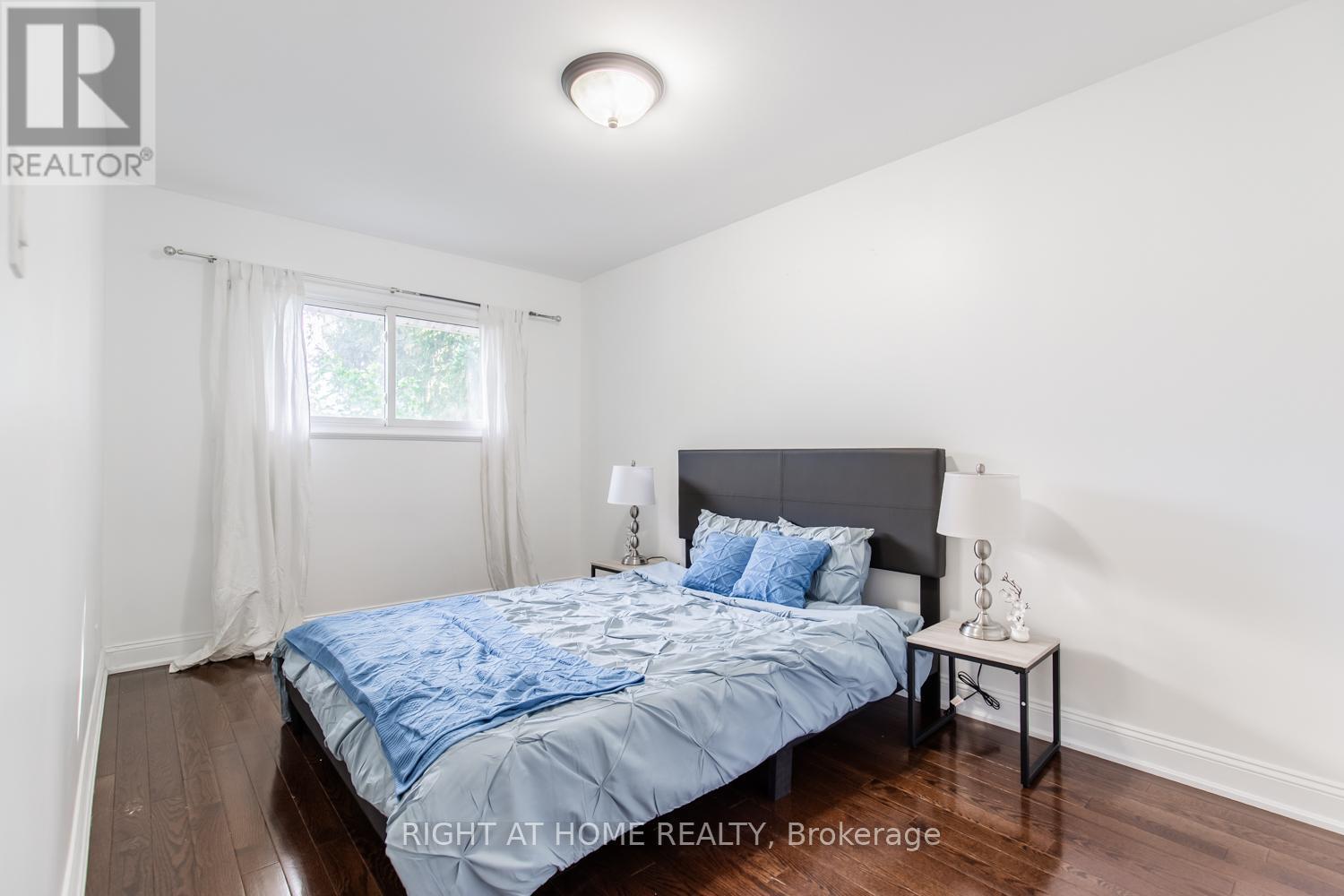 12 Murellen Crescent, Toronto, Ontario  M4A 2K5 - Photo 17 - C13536724