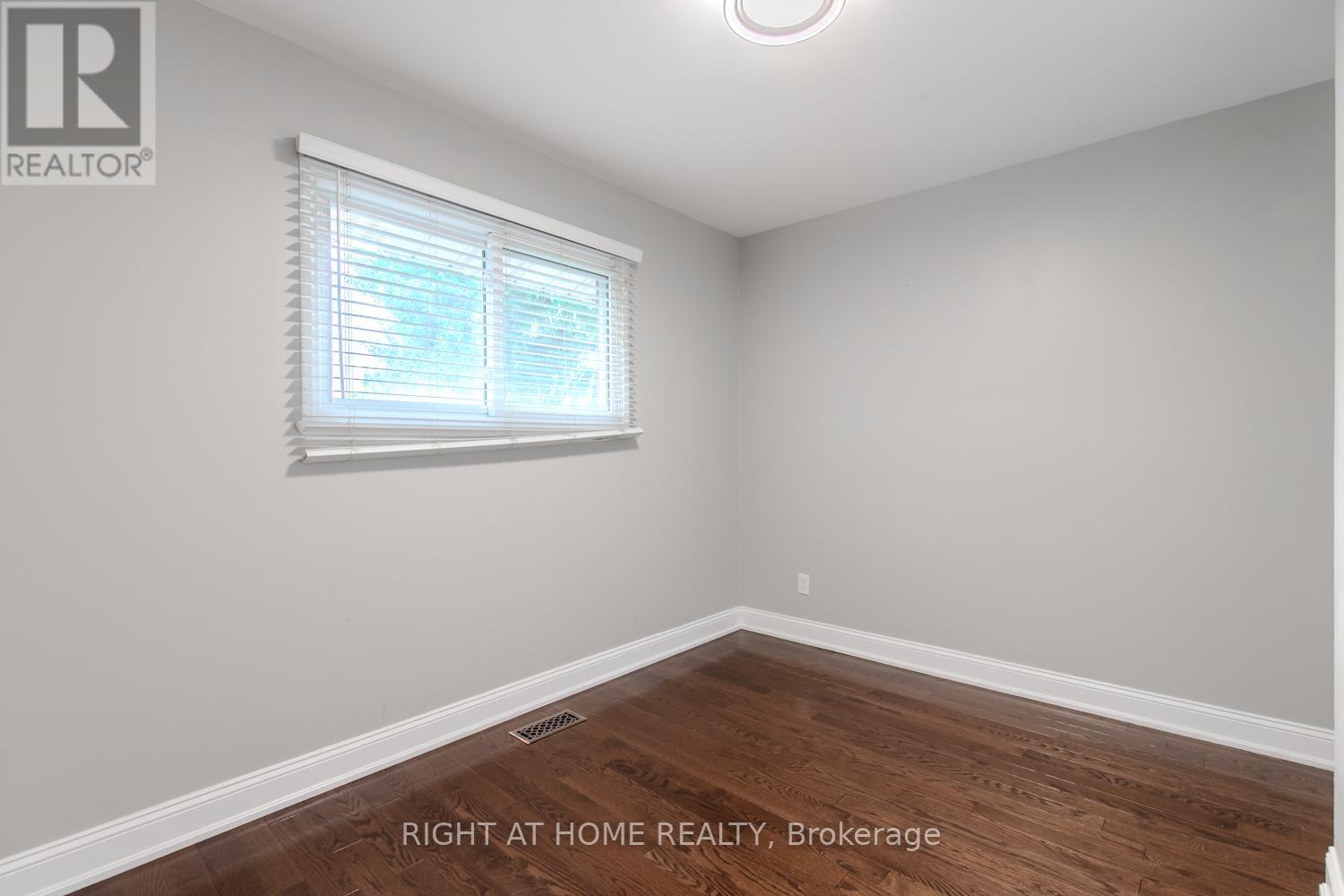 12 Murellen Crescent, Toronto, Ontario  M4A 2K5 - Photo 25 - C13536724