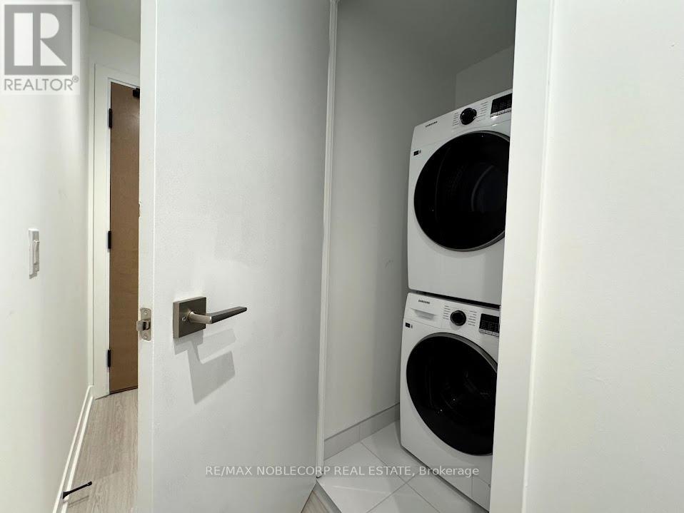 1613 - 195 Mccaul Street, Toronto, Ontario  M5T 1W6 - Photo 4 - C13536816