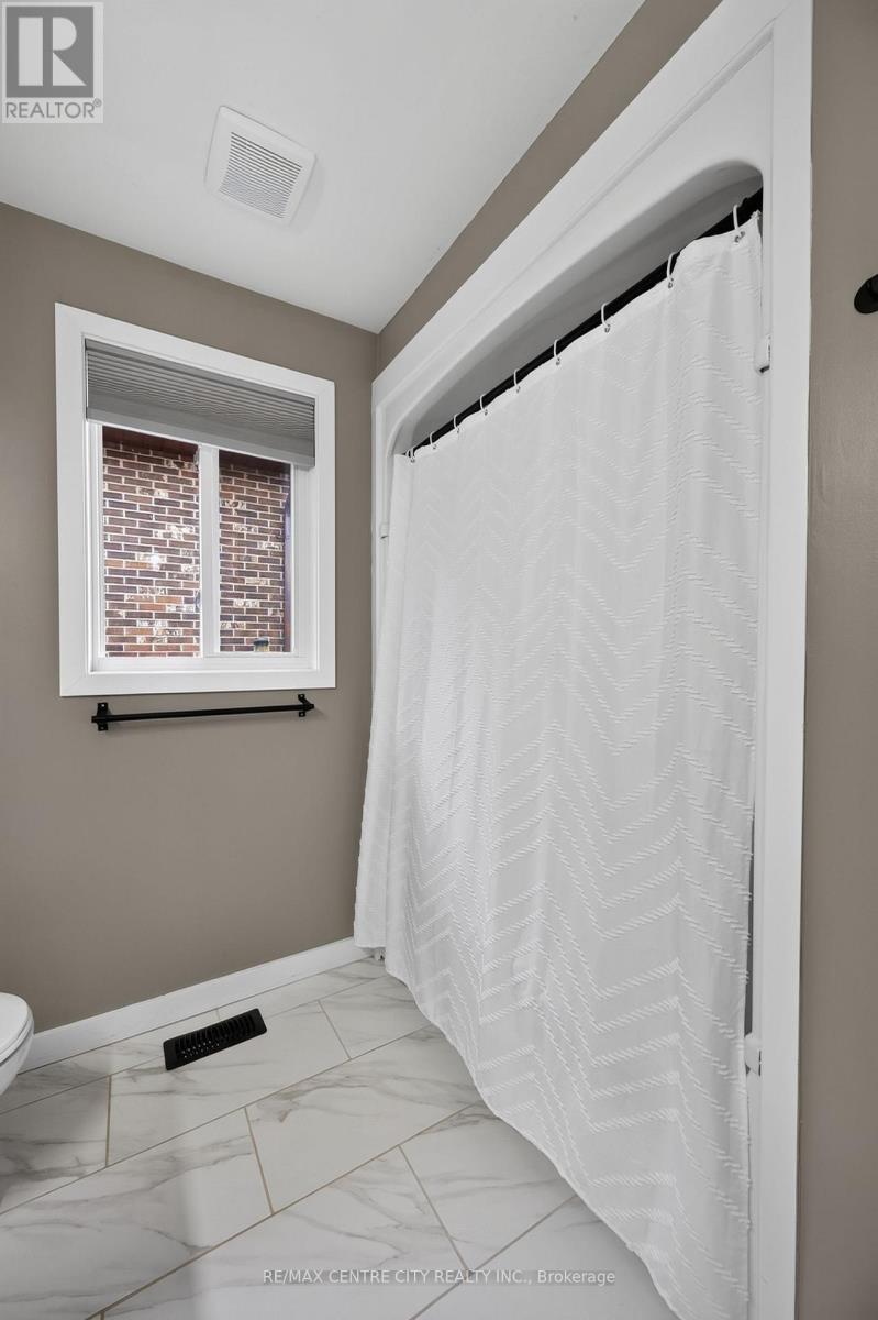 1 Idsardi Avenue, St. Thomas, Ontario  N5R 5P5 - Photo 27 - X13536812