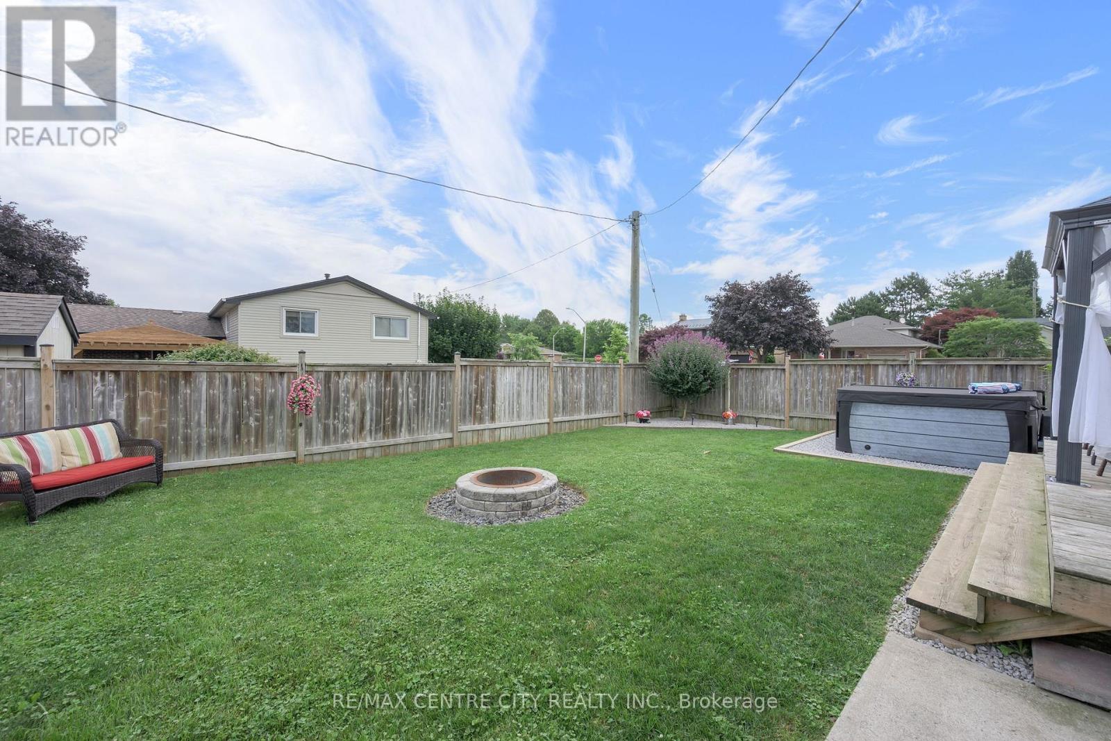 1 Idsardi Avenue, St. Thomas, Ontario  N5R 5P5 - Photo 5 - X13536812