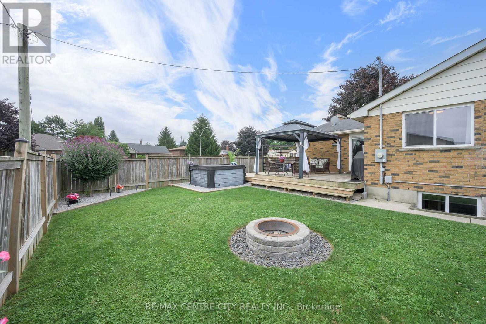 1 Idsardi Avenue, St. Thomas, Ontario  N5R 5P5 - Photo 6 - X13536812