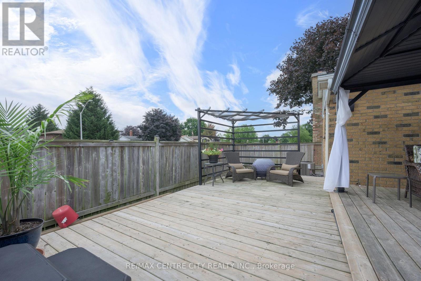 1 Idsardi Avenue, St. Thomas, Ontario  N5R 5P5 - Photo 9 - X13536812