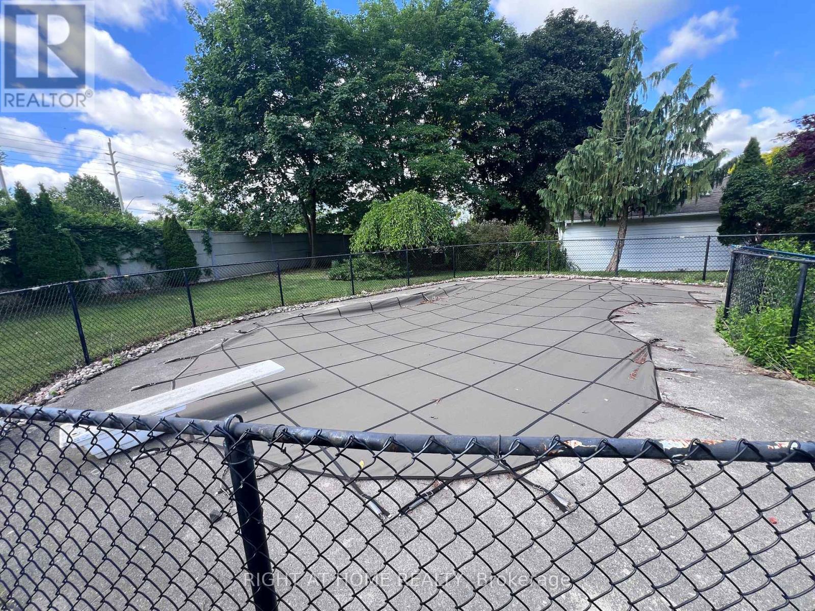 46 Radcliffe Crescent, London North, Ontario  N6H 3X4 - Photo 40 - X13536848