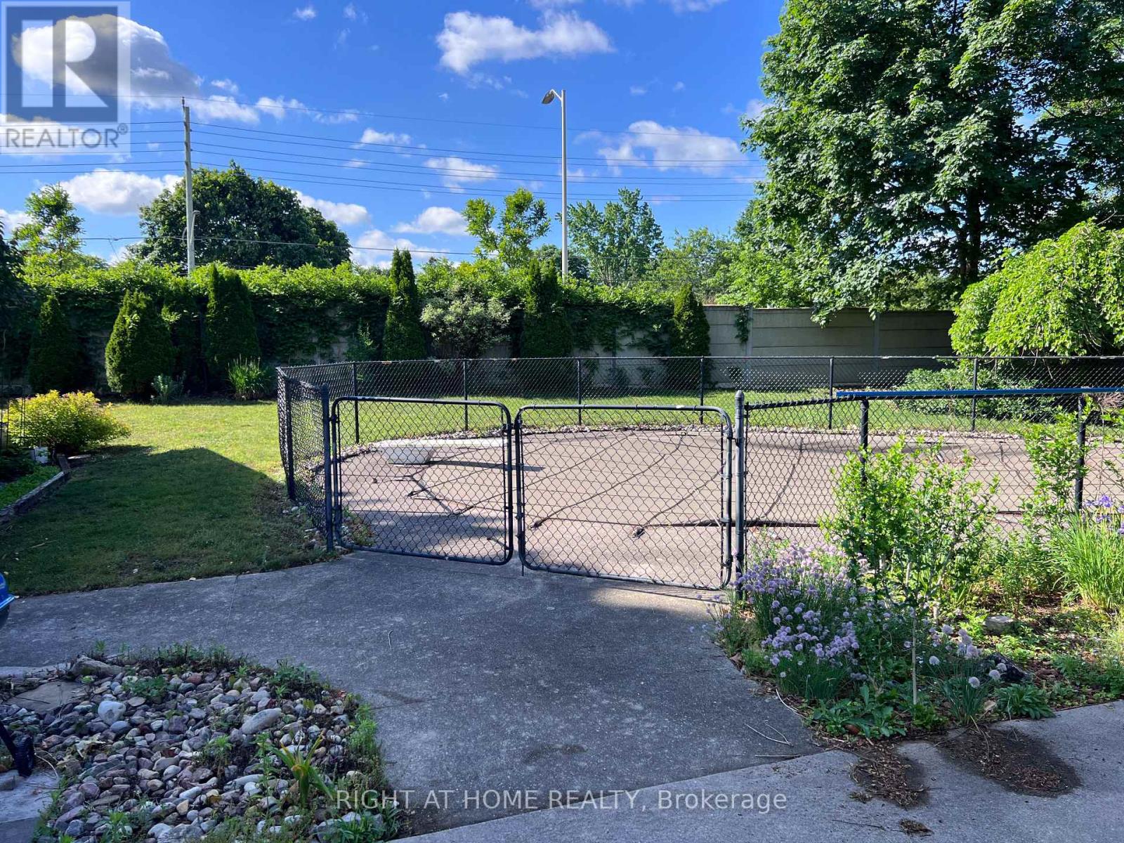 46 Radcliffe Crescent, London North, Ontario  N6H 3X4 - Photo 7 - X13536848