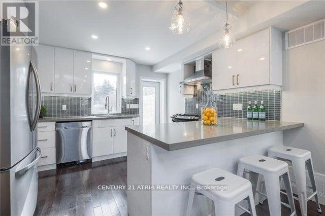 51 West Lynn Avenue, Toronto, Ontario  M4C 3V9 - Photo 4 - E13536864