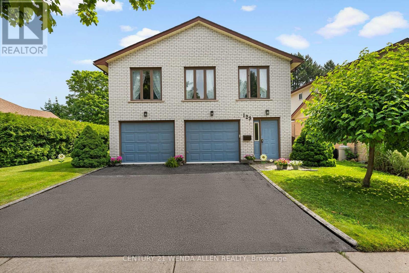 123 ARDWICK STREET, Whitby, Ontario
