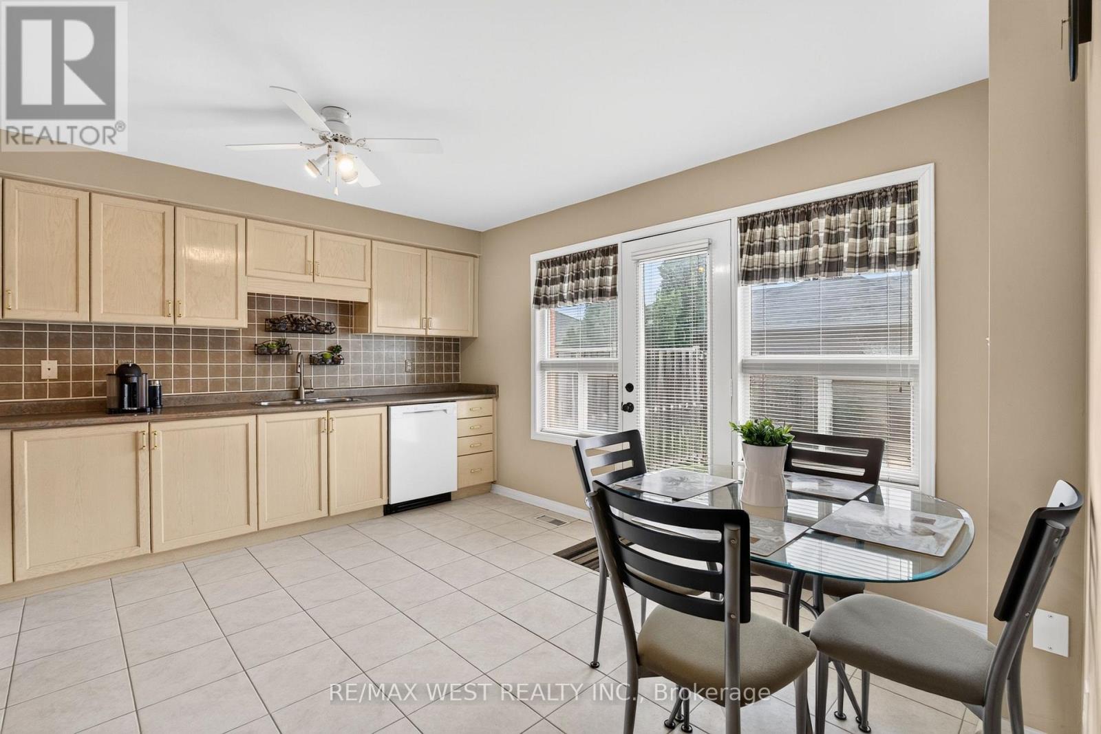 49 Sonoma Boulevard, Vaughan, Ontario  L4H 1V2 - Photo 4 - N13536776