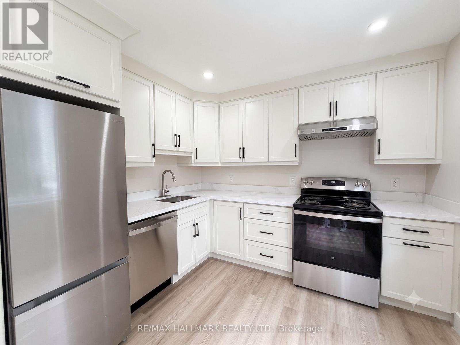 2 - 159 Richmond Street, Richmond Hill, Ontario  L4C 3Y7 - Photo 7 - N13536974