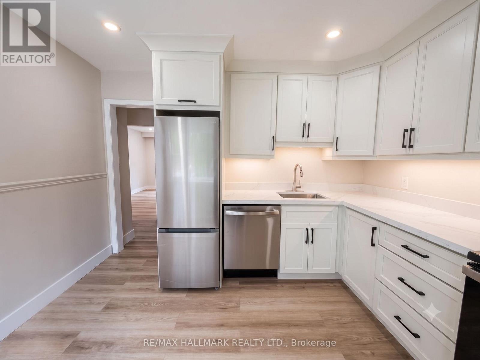 2 - 159 Richmond Street, Richmond Hill, Ontario  L4C 3Y7 - Photo 8 - N13536974