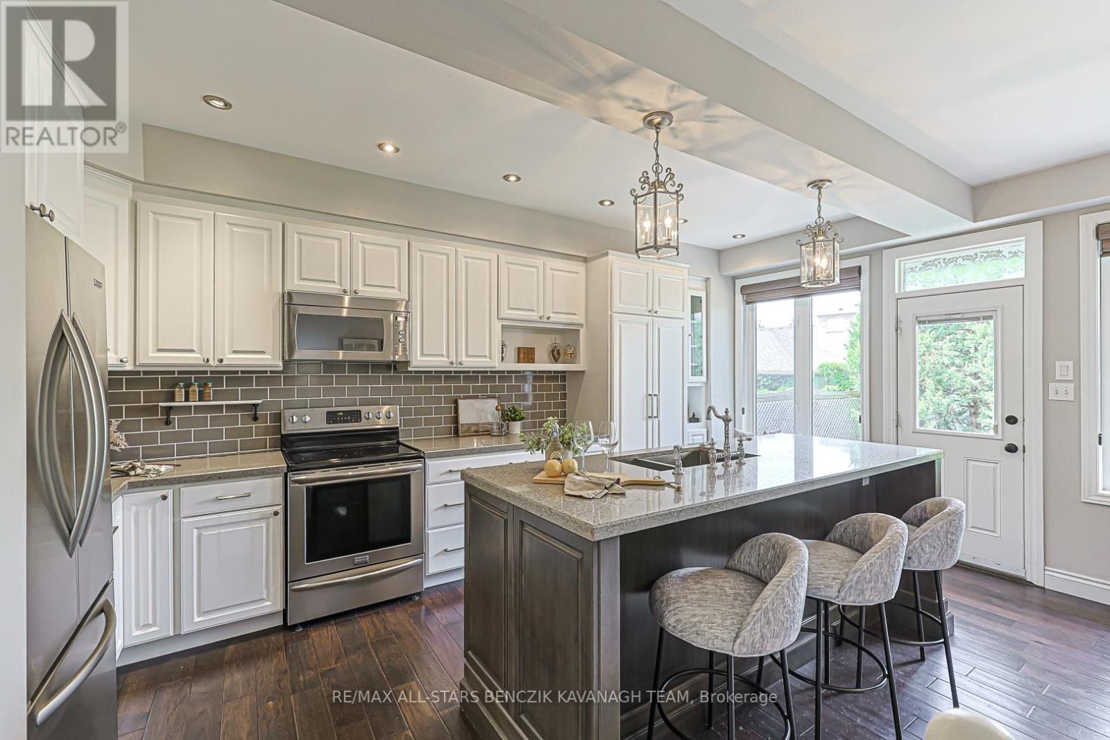31 Queen's Plate Drive, Markham, Ontario  L6C 2A9 - Photo 10 - N13537000
