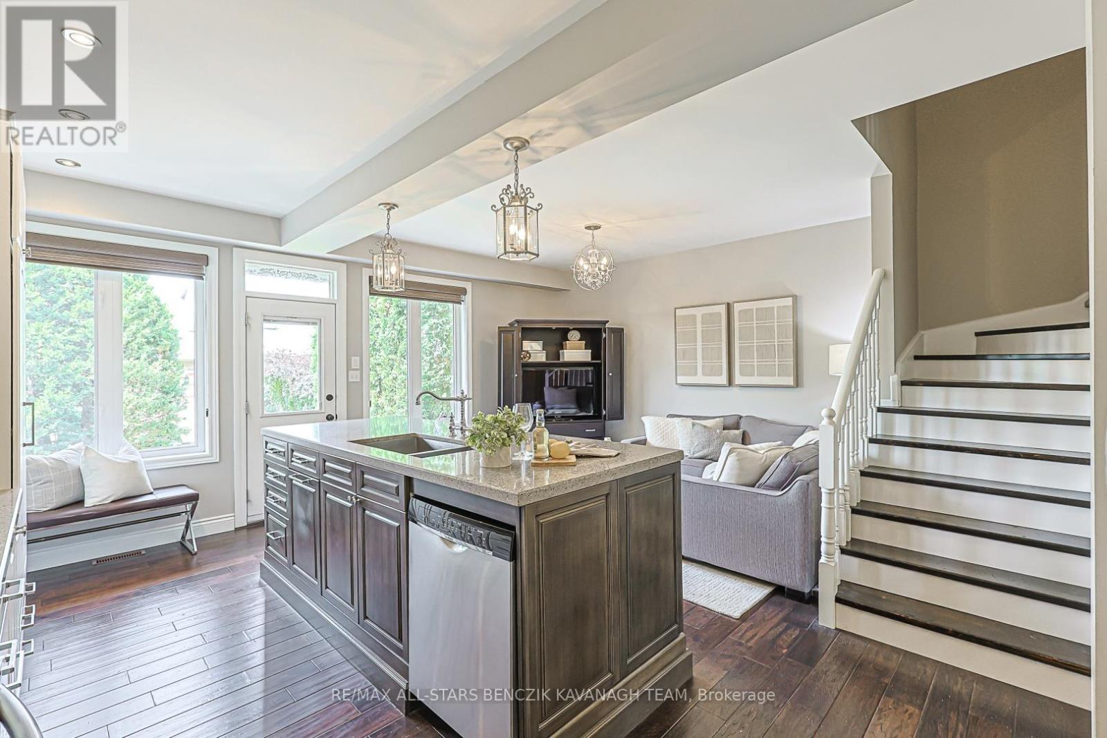 31 Queen's Plate Drive, Markham, Ontario  L6C 2A9 - Photo 12 - N13537000