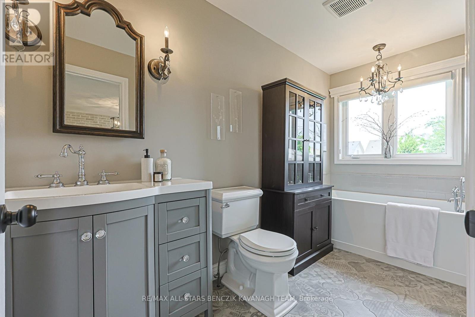 31 Queen's Plate Drive, Markham, Ontario  L6C 2A9 - Photo 14 - N13537000
