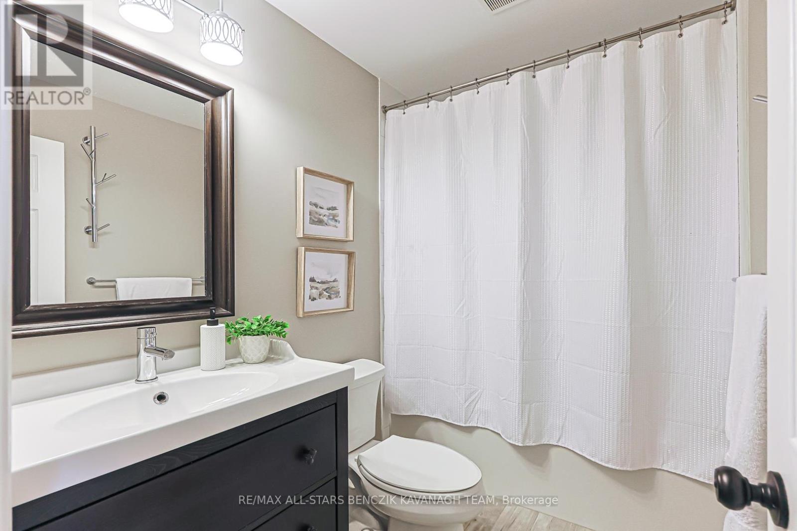 31 Queen's Plate Drive, Markham, Ontario  L6C 2A9 - Photo 18 - N13537000