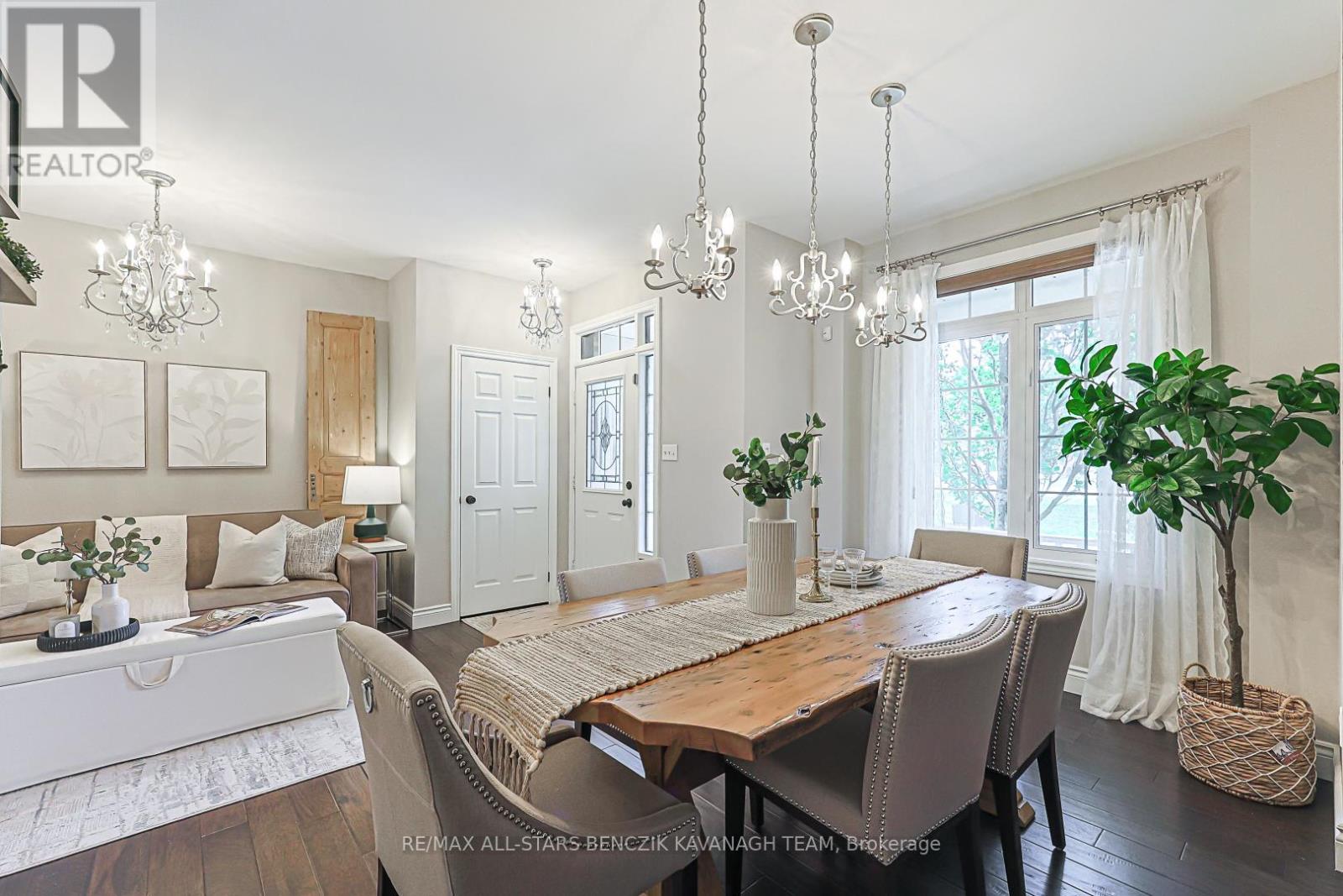 31 Queen's Plate Drive, Markham, Ontario  L6C 2A9 - Photo 6 - N13537000