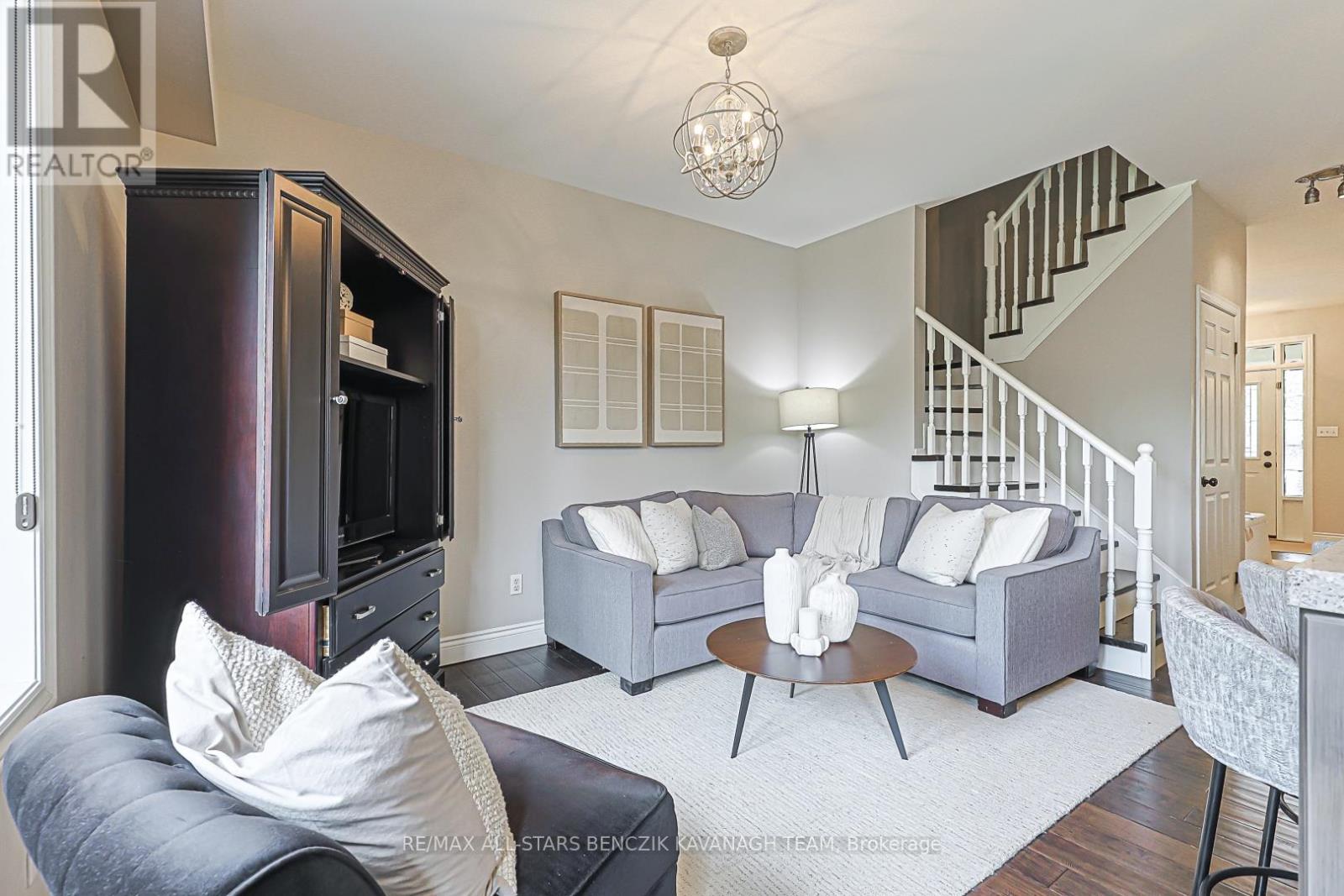31 Queen's Plate Drive, Markham, Ontario  L6C 2A9 - Photo 8 - N13537000
