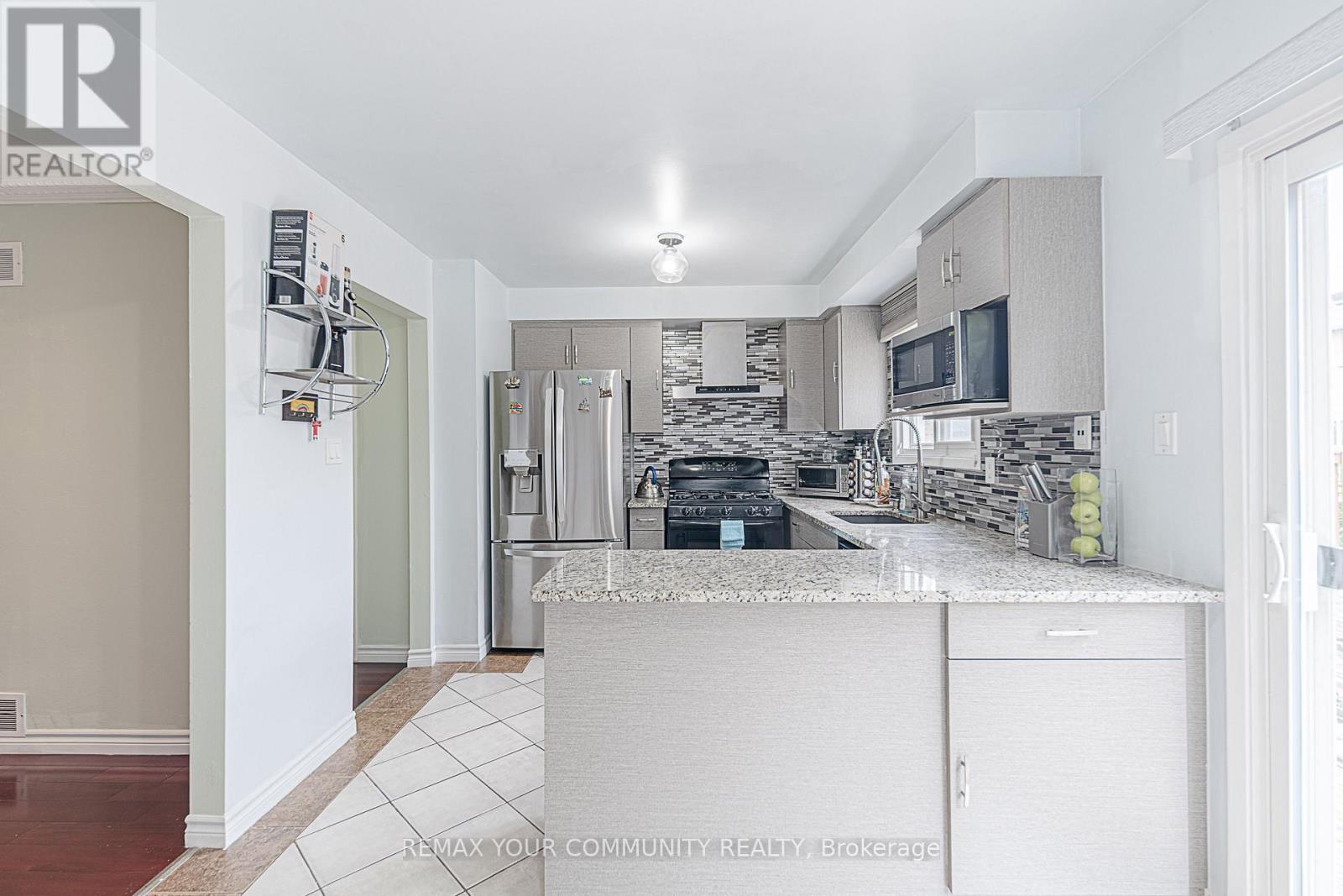 66 Trafford Crescent, Markham, Ontario  L3R 7J2 - Photo 12 - N13537044