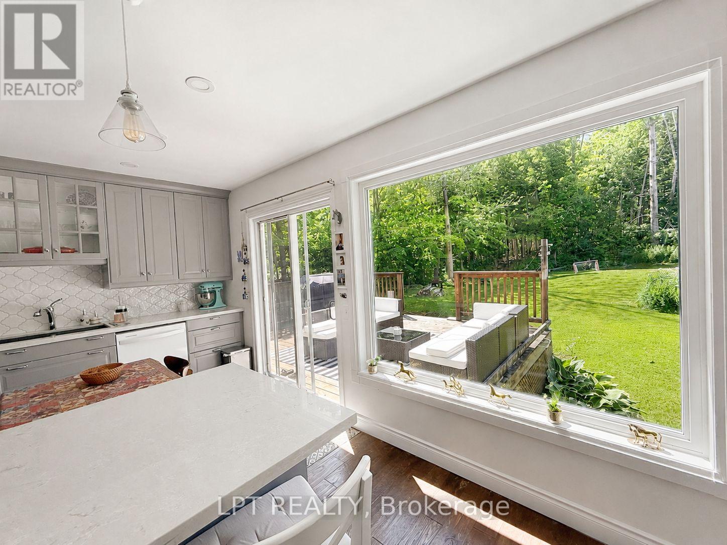 144 Shoreline Drive, Oro-Medonte, Ontario  L0L 1T0 - Photo 6 - S13536832