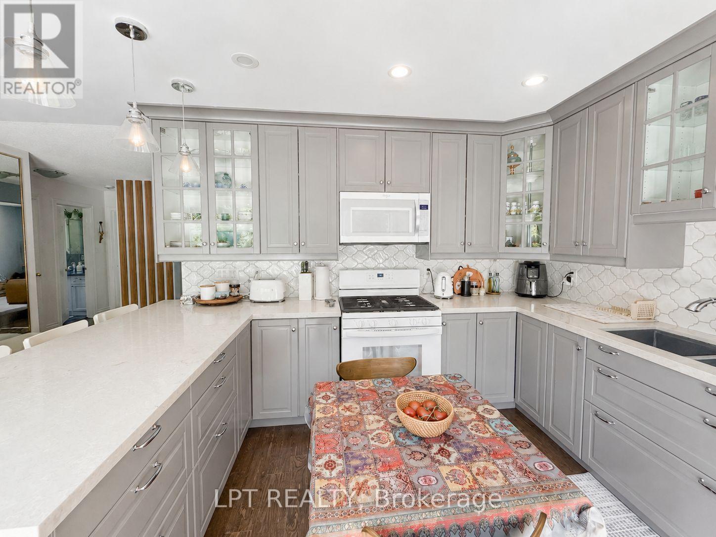 144 Shoreline Drive, Oro-Medonte, Ontario  L0L 1T0 - Photo 7 - S13536832