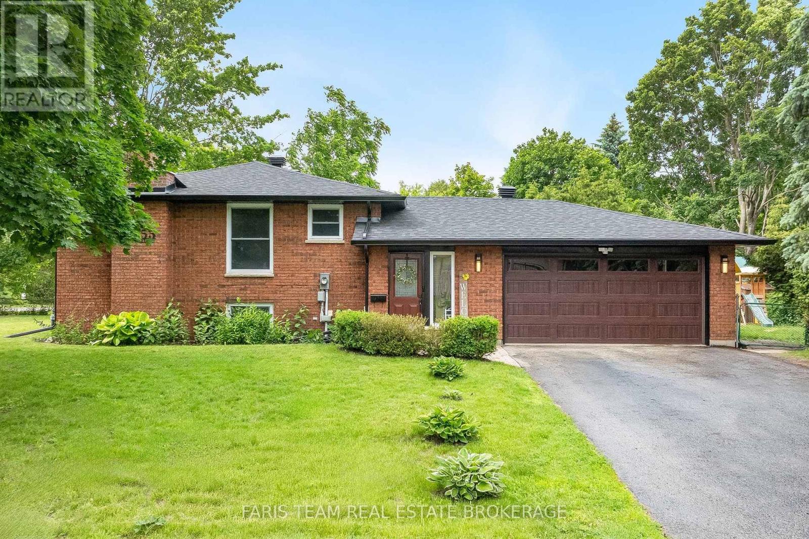 255 COX MILL ROAD, Barrie (Painswick North)