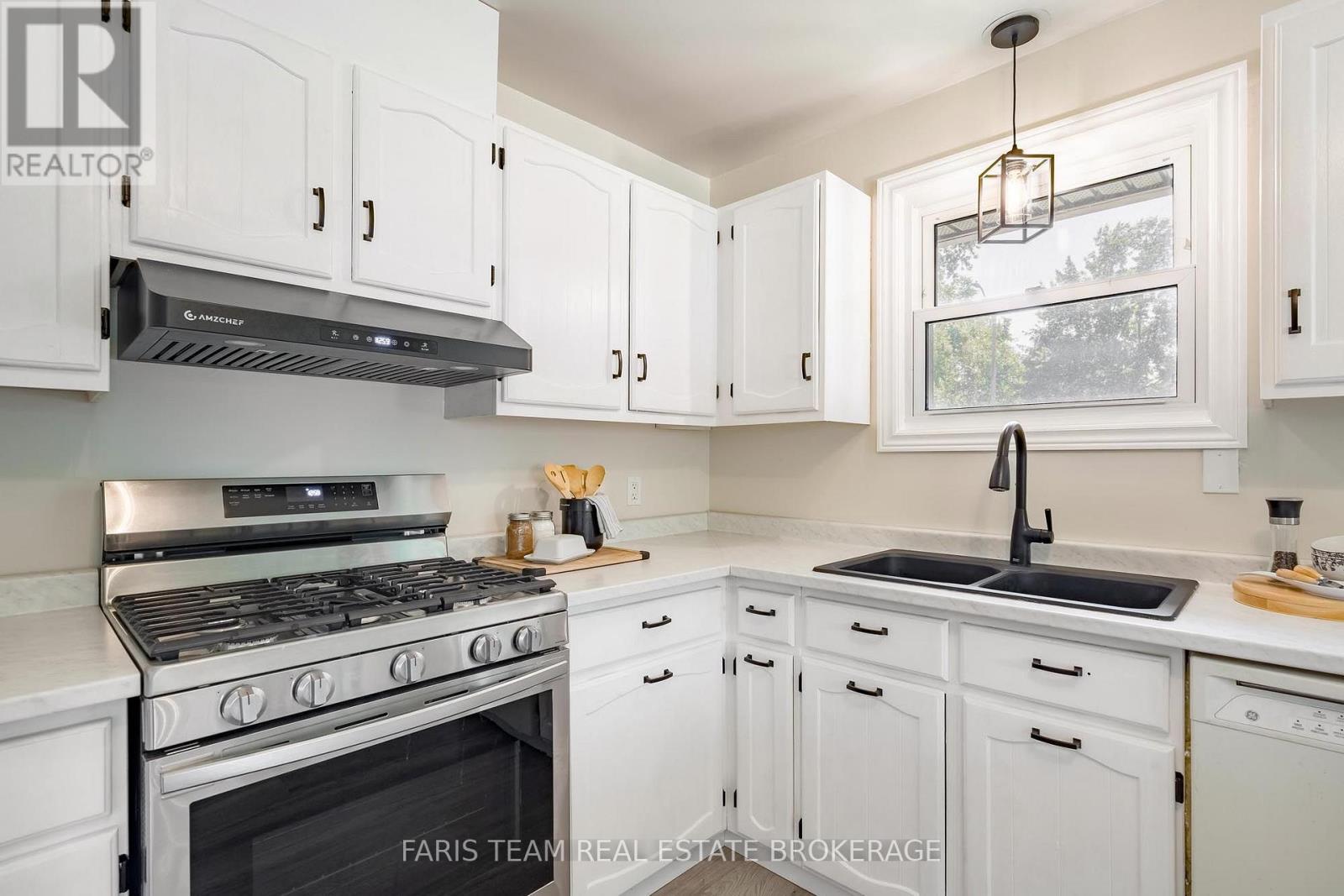 255 Cox Mill Road, Barrie, Ontario  L4N 5M4 - Photo 8 - S13536996