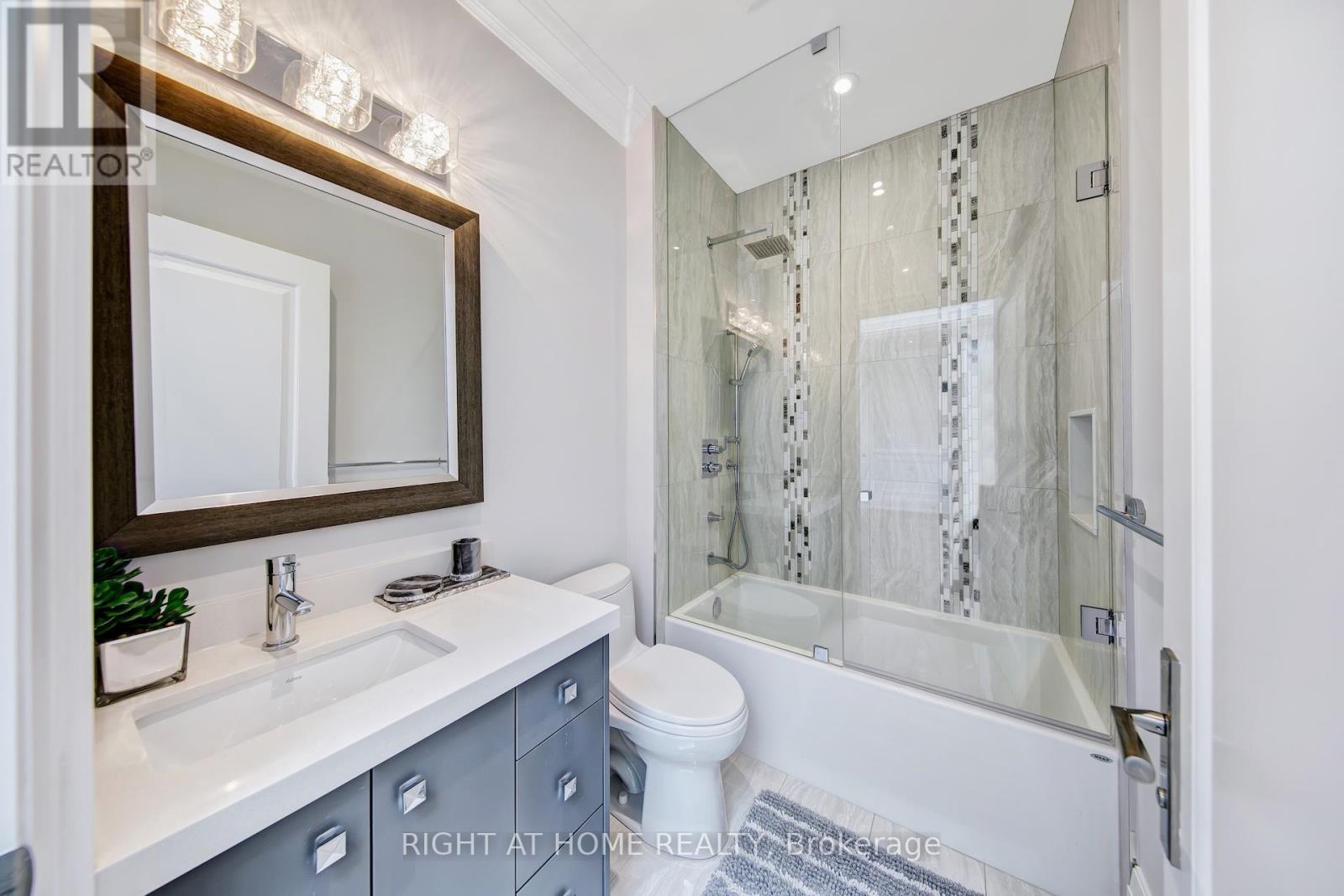 484 Avonwood Drive, Mississauga, Ontario  L5G 1Y9 - Photo 15 - W13536880