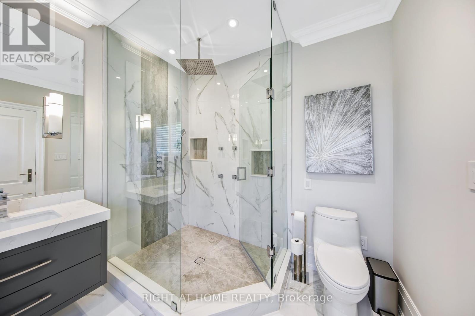 484 Avonwood Drive, Mississauga, Ontario  L5G 1Y9 - Photo 23 - W13536880