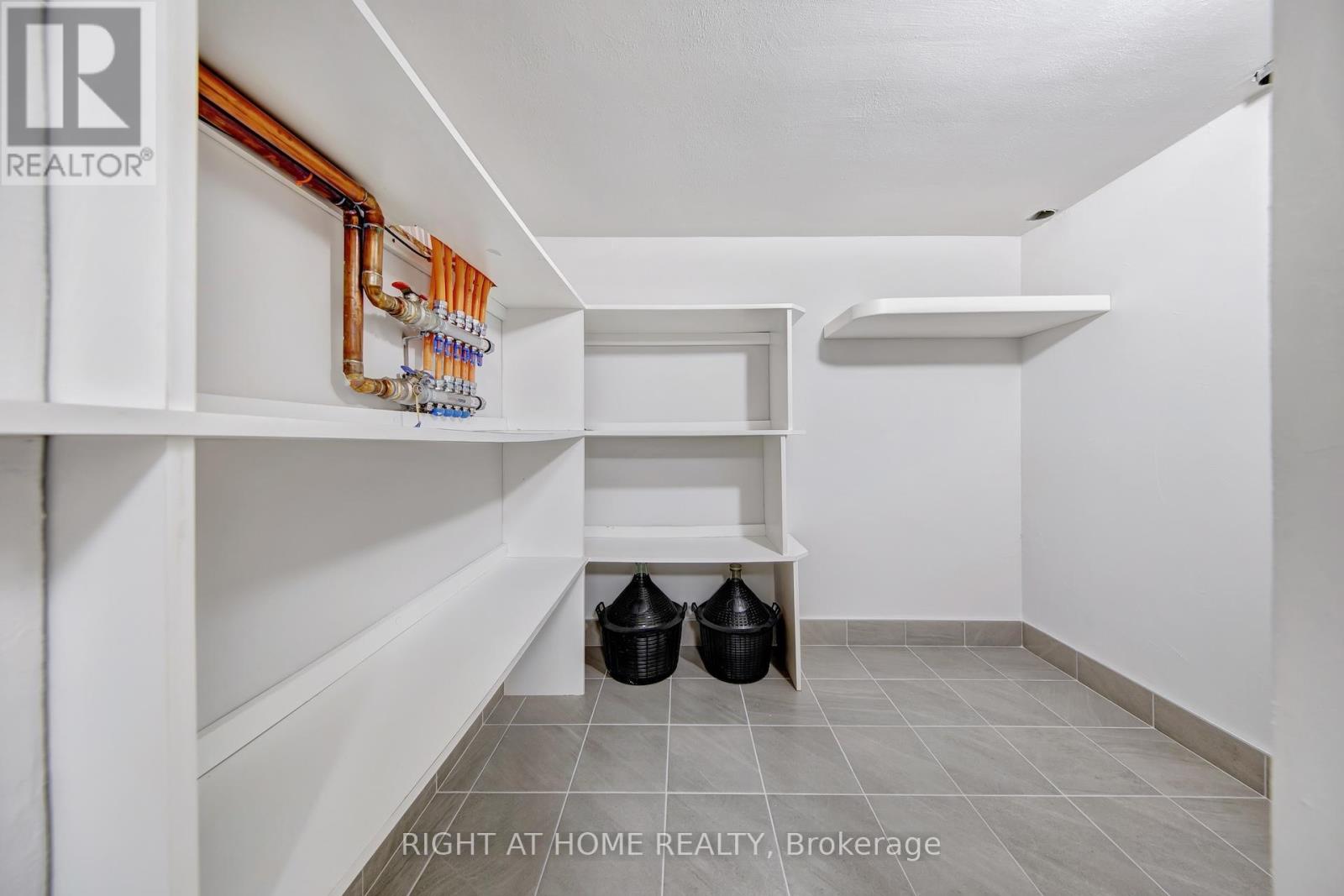 484 Avonwood Drive, Mississauga, Ontario  L5G 1Y9 - Photo 35 - W13536880