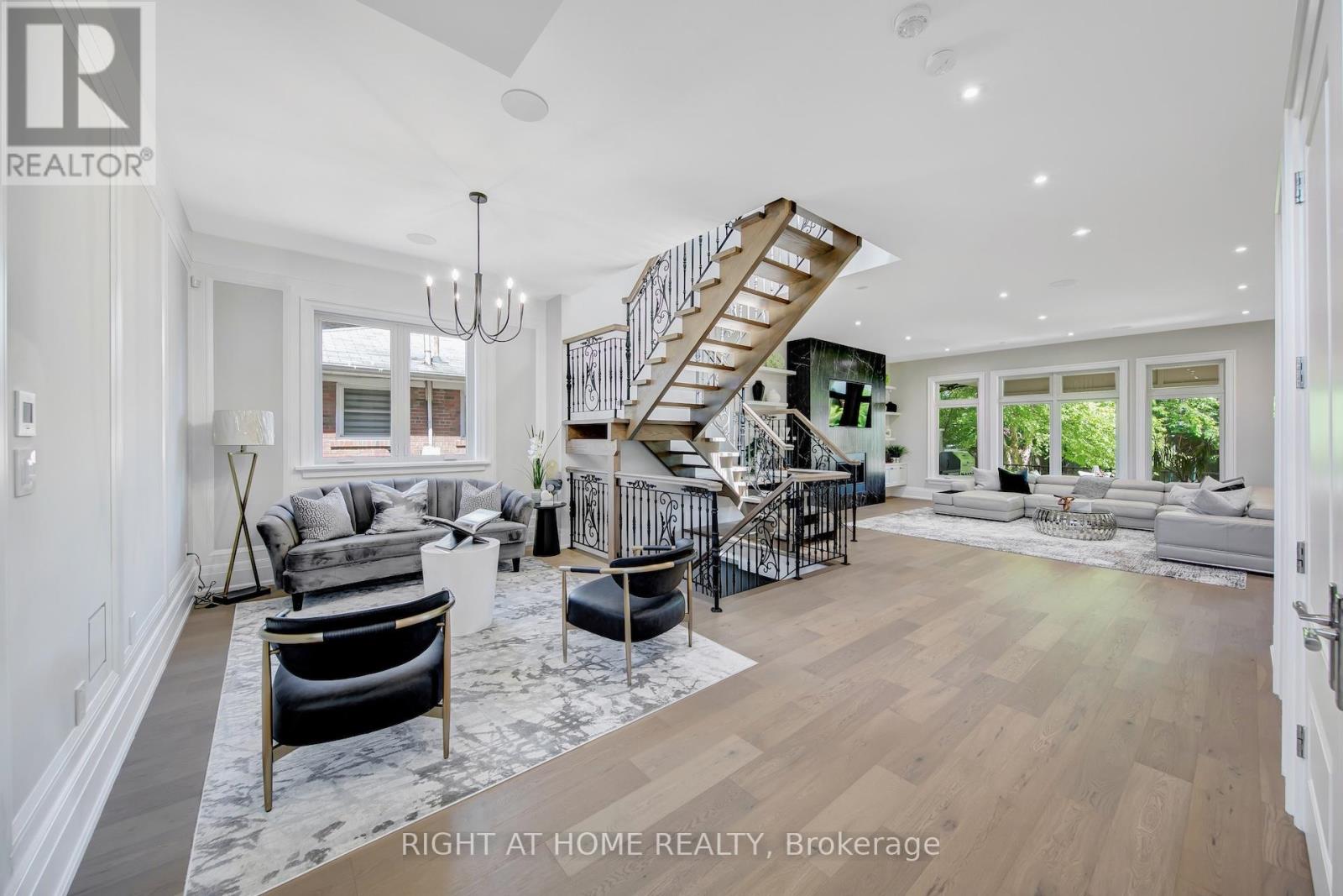 484 Avonwood Drive, Mississauga, Ontario  L5G 1Y9 - Photo 6 - W13536880